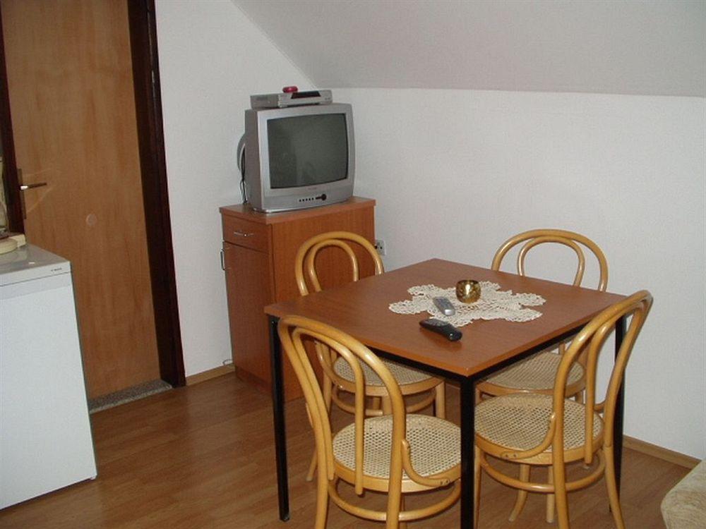 Отель House Spehar Селиште-Дрежничко Экстерьер фото